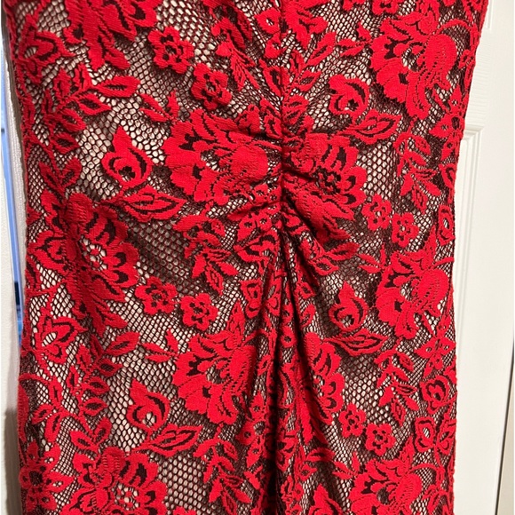 KAY UNGER RED FLORAL LACE ILLUSION RUCHED COCKTAIL DRESS - Picture 12 of 13